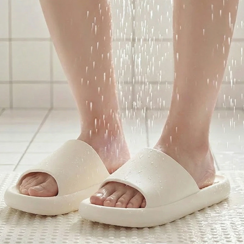 中空EVA素材のバスルームシャワーサンダル、女性用ソフトソー - Water Shoes のレビューと価格