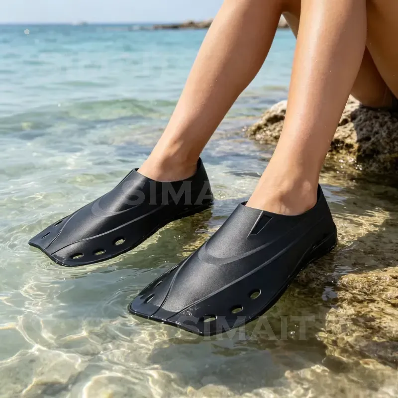 プロ仕様のショートTPR製ダイビングフィン。足全体を覆うタイ - Swim Fins のレビューと価格