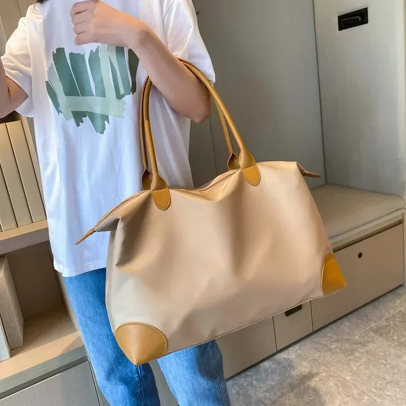 大容量で軽量なレディース旅行用バッグ。濡れたものと乾いたもの - Dry Bag Waterproof のレビューと価格